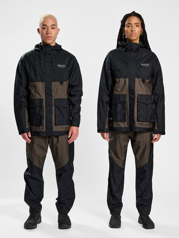 HALO BLOCKED SHELL PANTS, BLACK, model