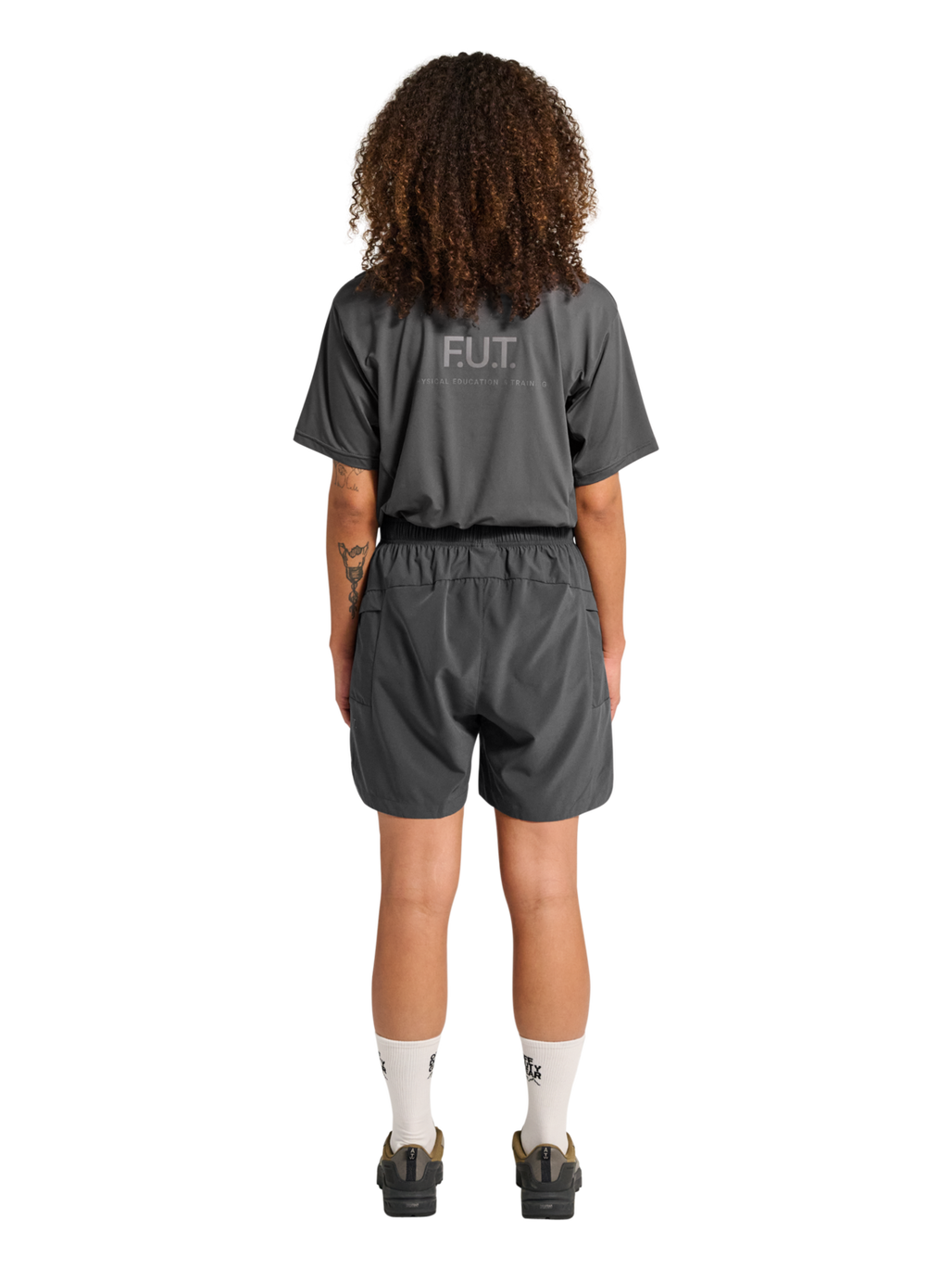 HALO SCOUT SS T-SHIRT, ASPHALT, model