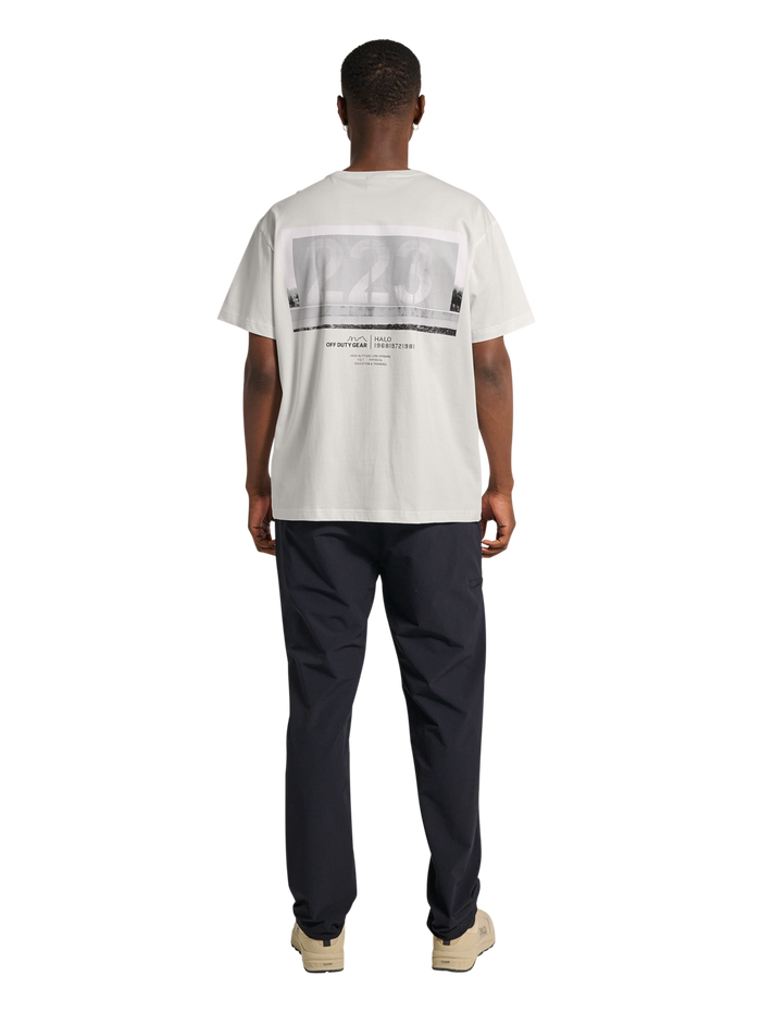 HALO GRAPHIC T-SHIRT, MARSHMALLOW/BLACK, model