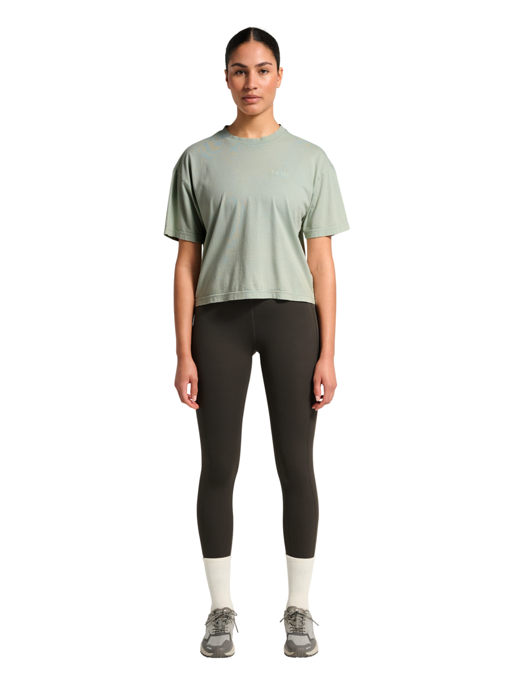 HALO WOMEN LOGO T-SHIRT 2.0, STORM GRAY, model