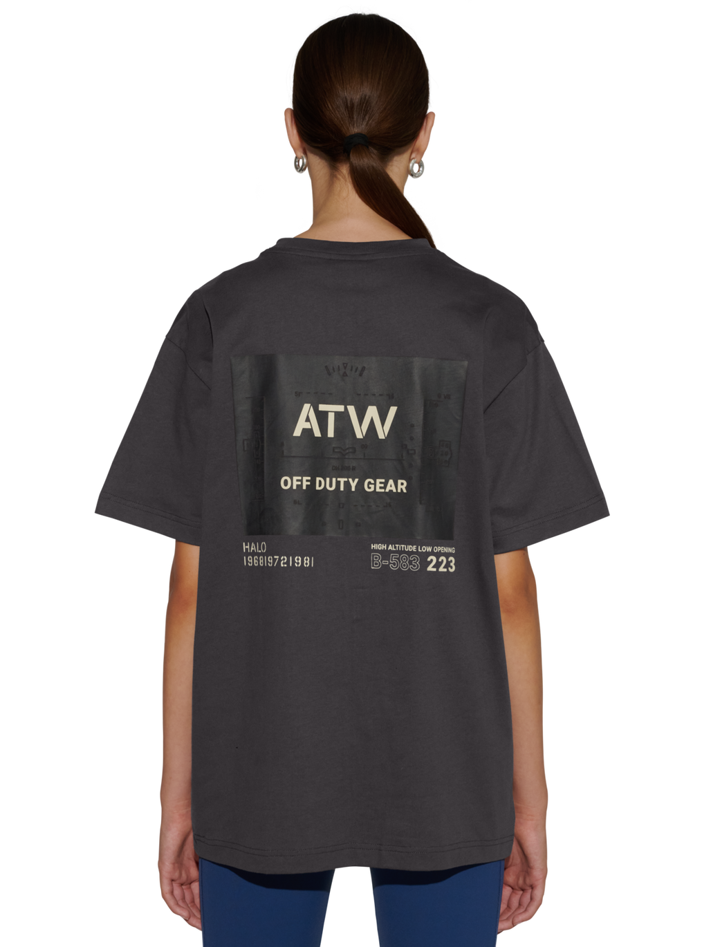 HALO B-583 T-SHIRT, RAVEN, model