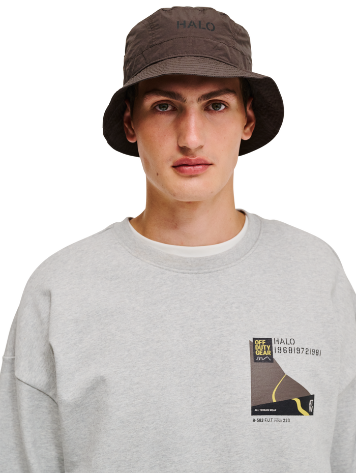 HALO NYLON BUCKET HAT, CHOCOLATE CHIP, model