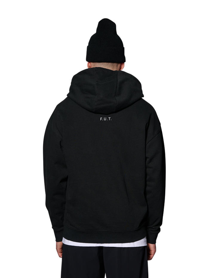 HALO ESSENTIAL HOODIE, BLACK, model