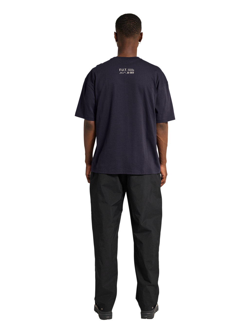 HALO GRAPHIC BOXY T-SHIRT, DEEP WELL, model