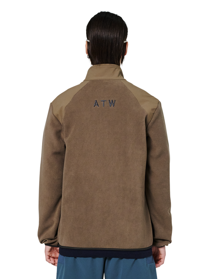 HALO PANELED FLEECE JACKET, CHOCOLATE CHIP, model