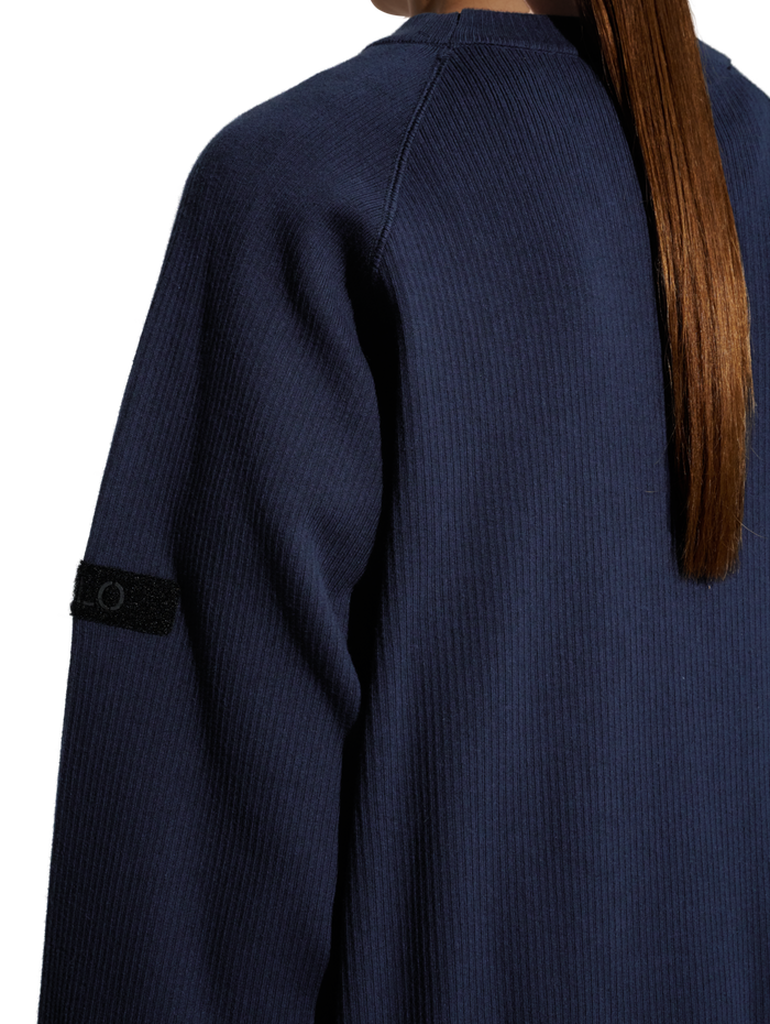 HALO INFANTRY CREWNECK, DARK SAPPHIRE, model