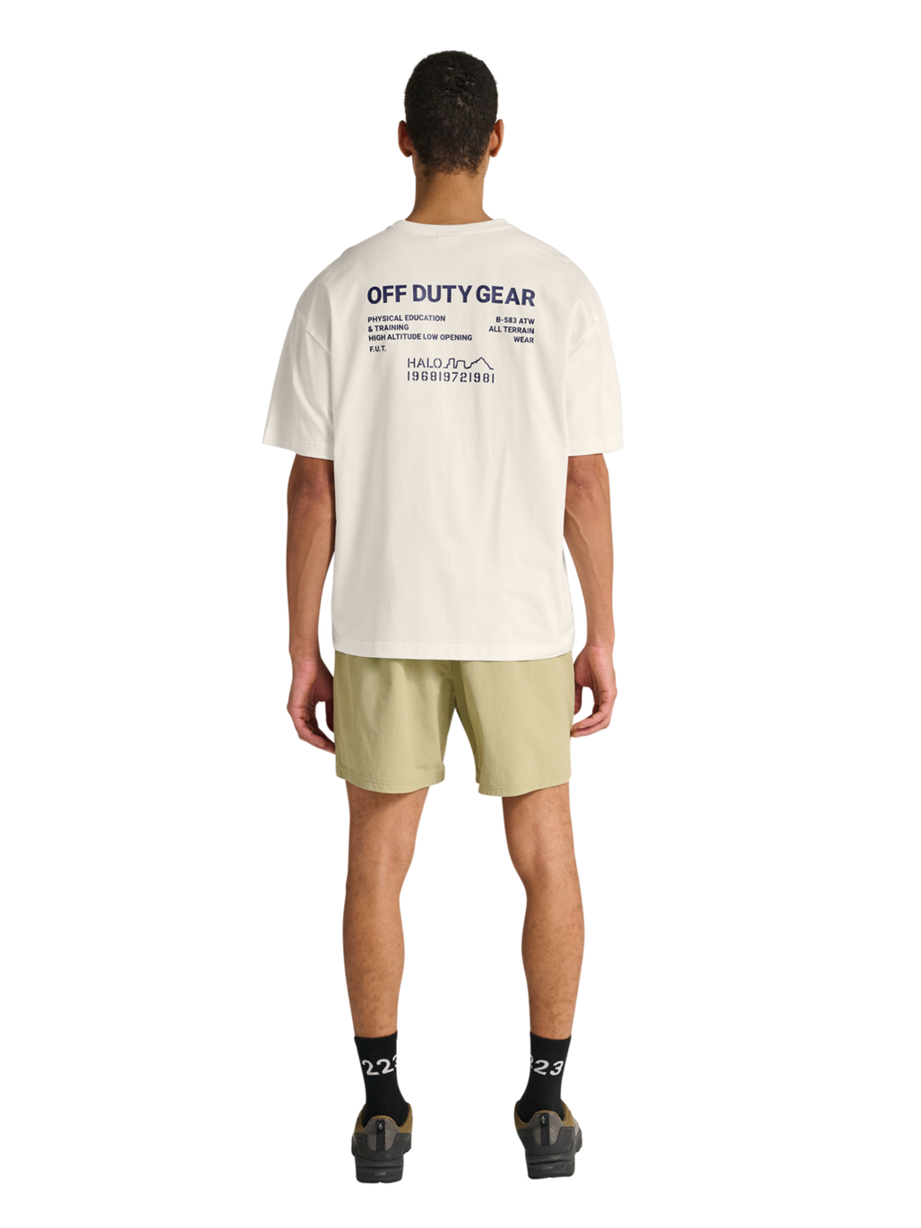 HALO GRAPHIC BOXY T-SHIRT, MARSHMALLOW/ASTRAL AURA/ASTRAL, model