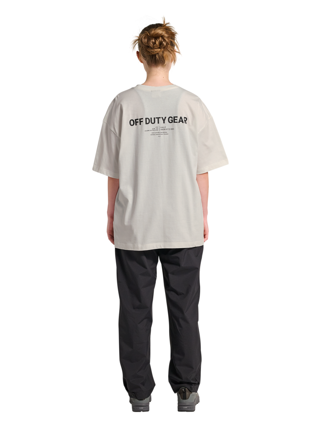 HALO GRAPHIC BOXY T-SHIRT, MARSHMALLOW, model