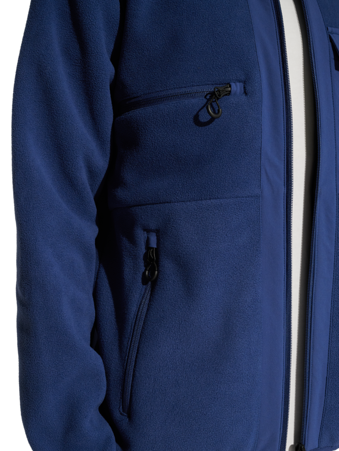 HALO PANELED FLEECE JACKET, SARGASSO SEA, model