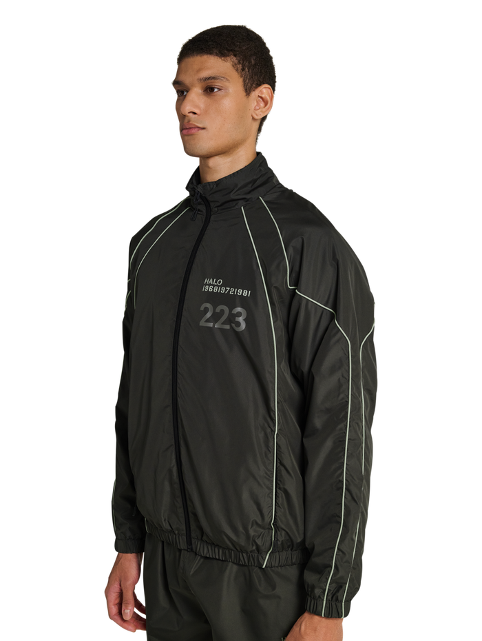 HALO STEEL TRACKSUIT JACKET, RAVEN, model