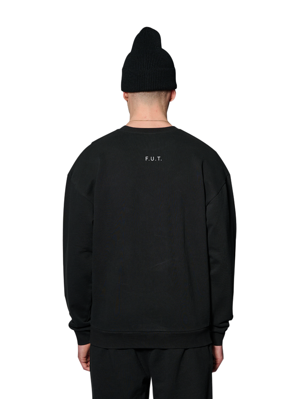 HALO ESSENTIAL CREW, BLACK, model