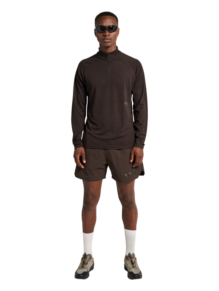 HALO SORONA HALF ZIP, CHOCOLATE TORTE, model
