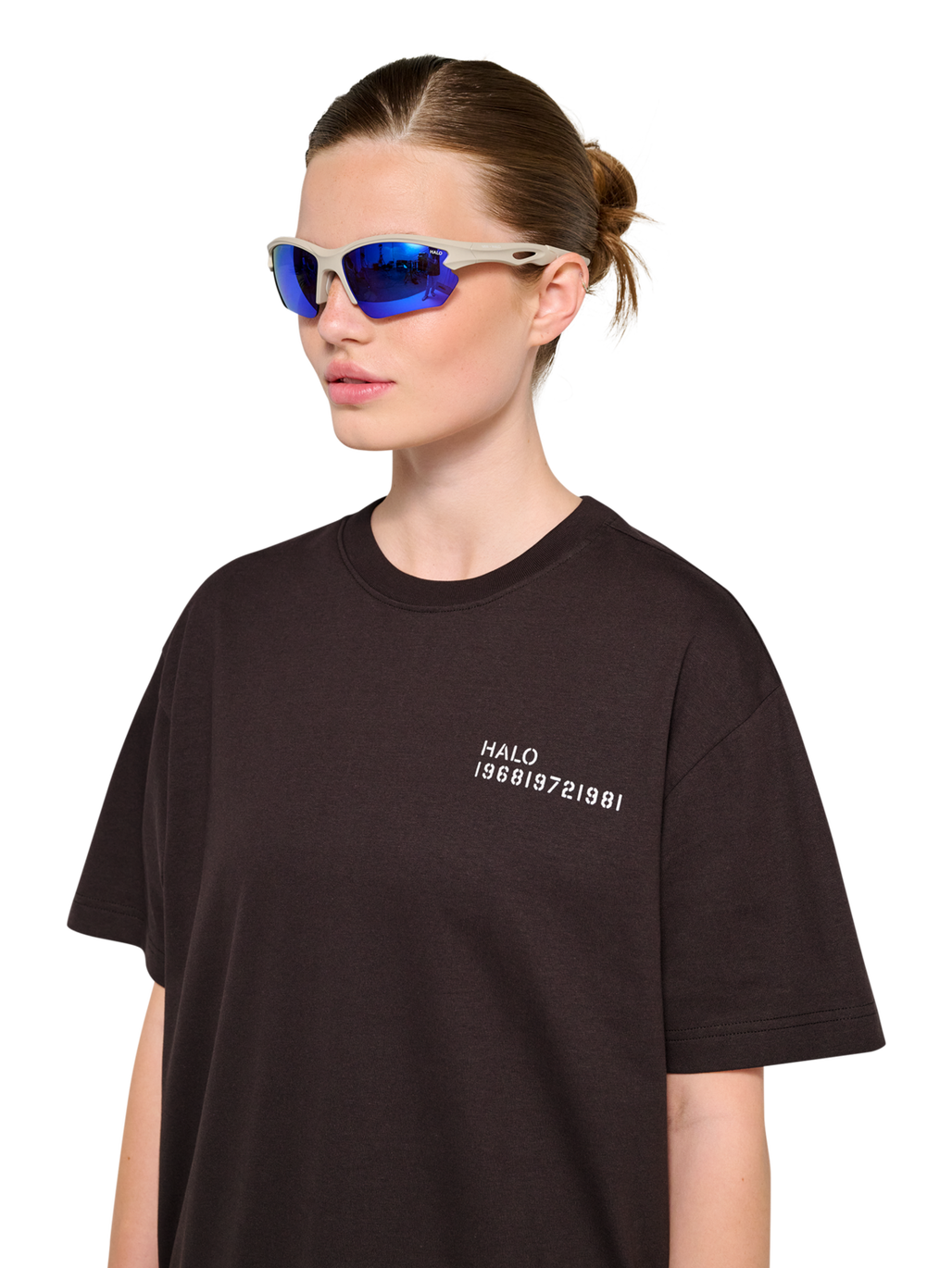 HALO ESSENTIAL T-SHIRT, CHOCOLATE TORTE, model