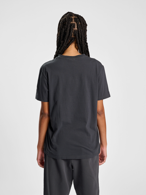 HALO COTTON T-SHIRT, EBONY, model