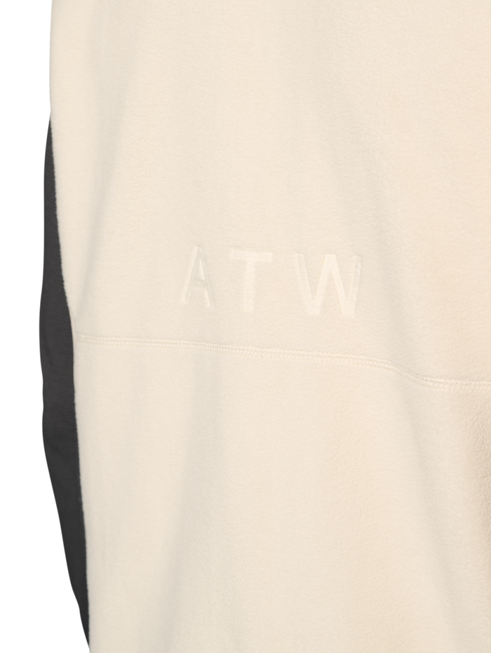 HALO ATW TEDDY FLEECE VEST, OYSTER GRAY, model