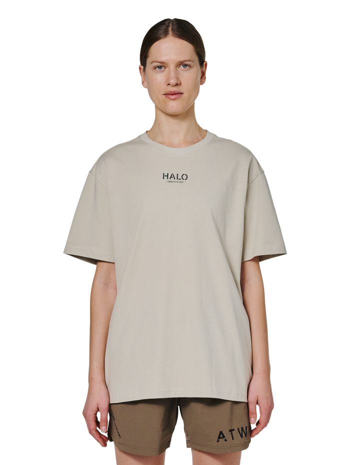 HALO GRAPHIC T-SHIRT 02, SILVER LINING, model