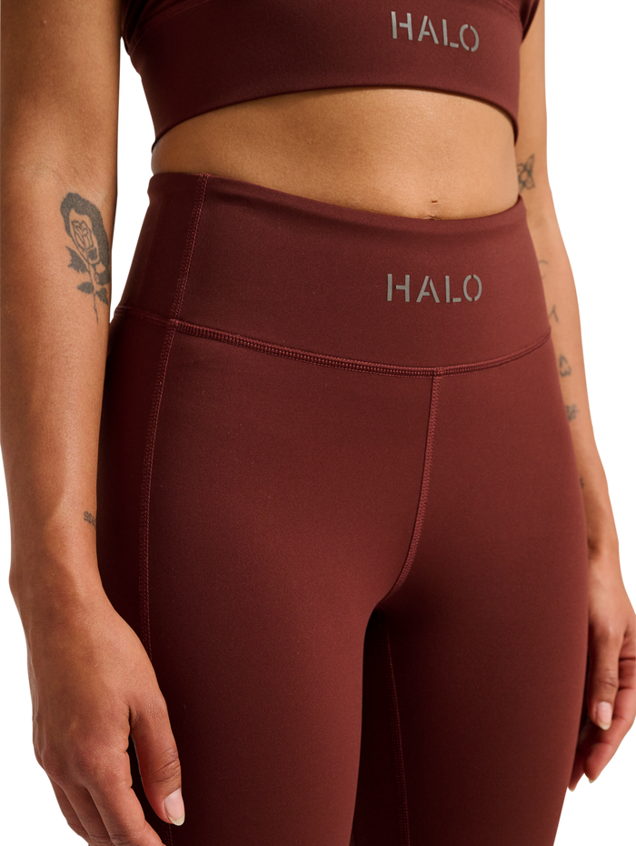 HALO WOMEN TRAINING TIGHTS, BITTER CHOCOLATE, model