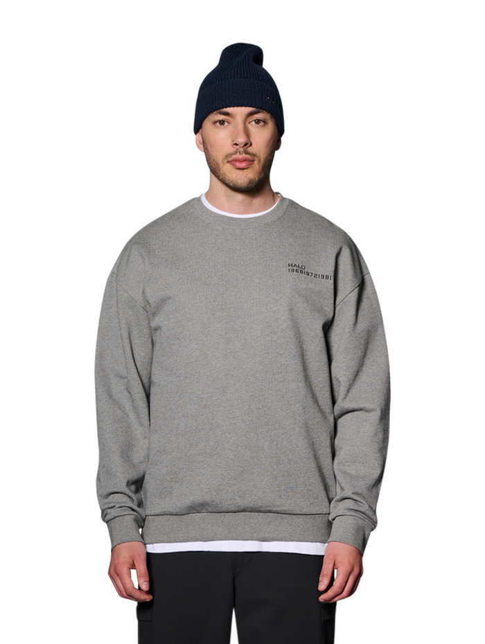 HALO ESSENTIAL CREW, GREY MELANGE, model