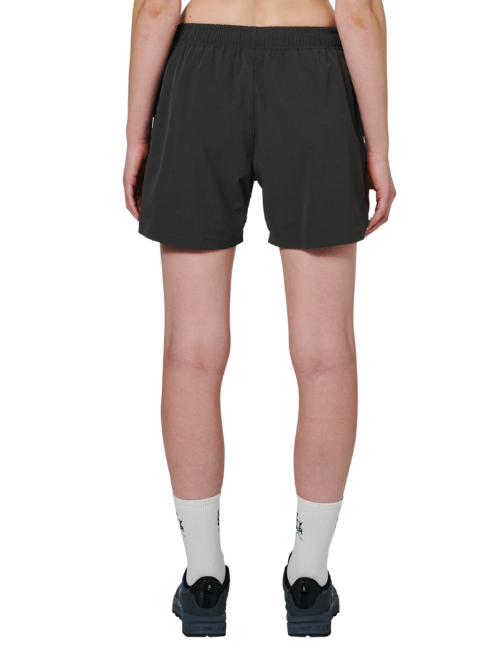 HALO SHORTS, RAVEN/WARM OLIVE, model