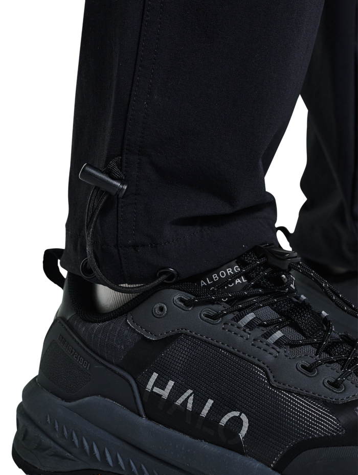 HALO TRAIL PANTS, BLACK, model