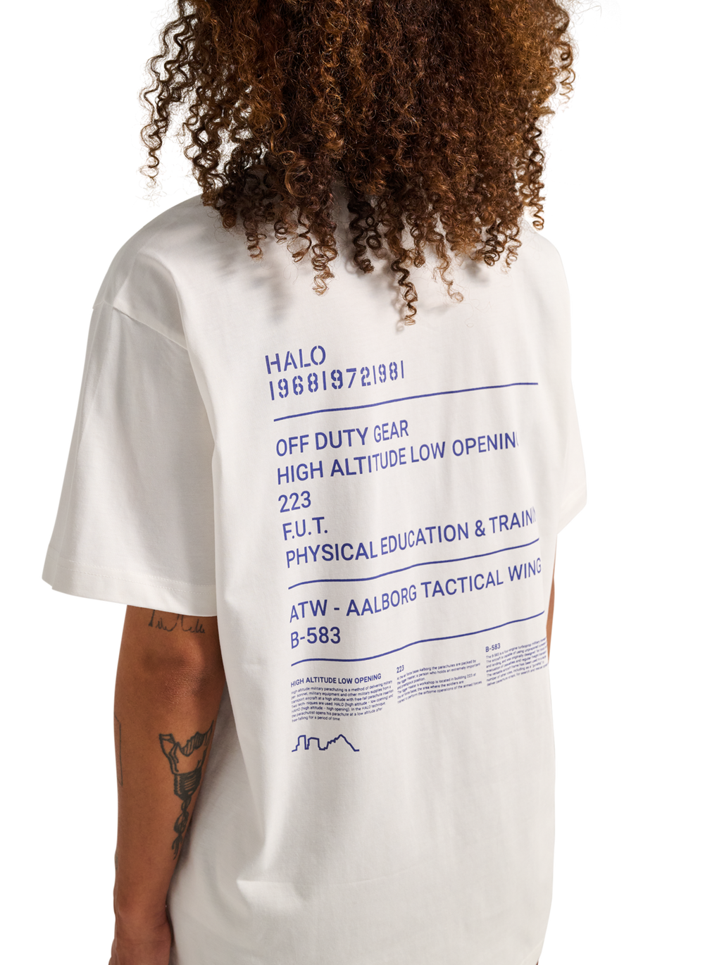 HALO GRAPHIC T-SHIRT, MARSHMALLOW, model