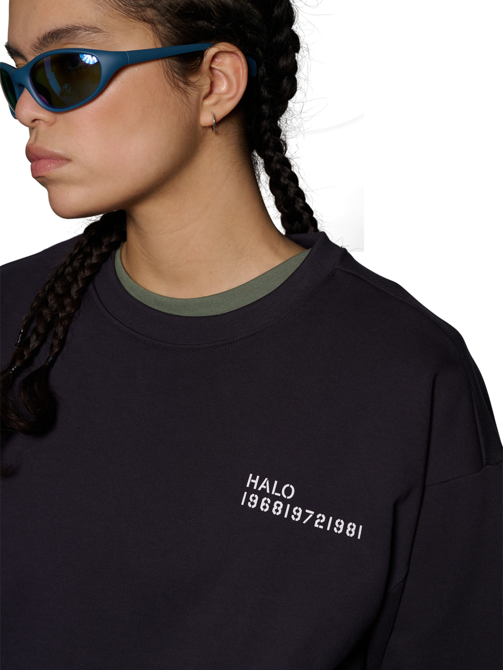 HALO LOGO GRAPHIC CREW, DEEP WELL, model