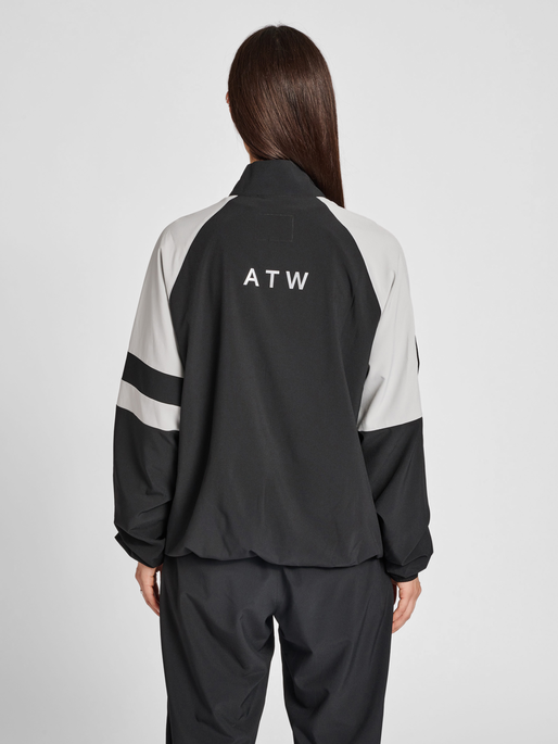 HALO TRAINING JACKET, BLACK, model