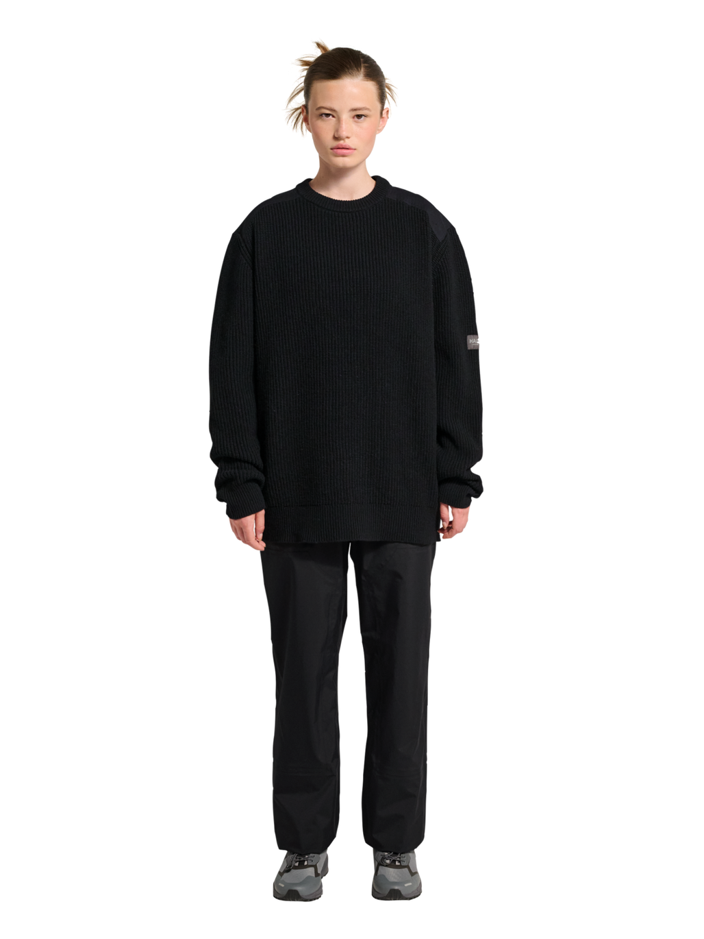HALO WOOL CREW KNIT, BLACK/BLACK, model