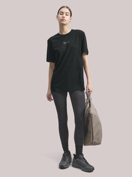 HALO SORONA TRAINING T-SHIRT, BLACK, model
