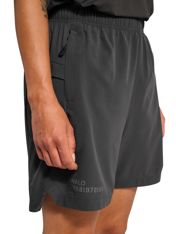 HALO SCOUT SHORTS, ASPHALT, model