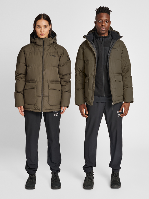 HALO DOWN PUFFER, MAJOR BROWN, model