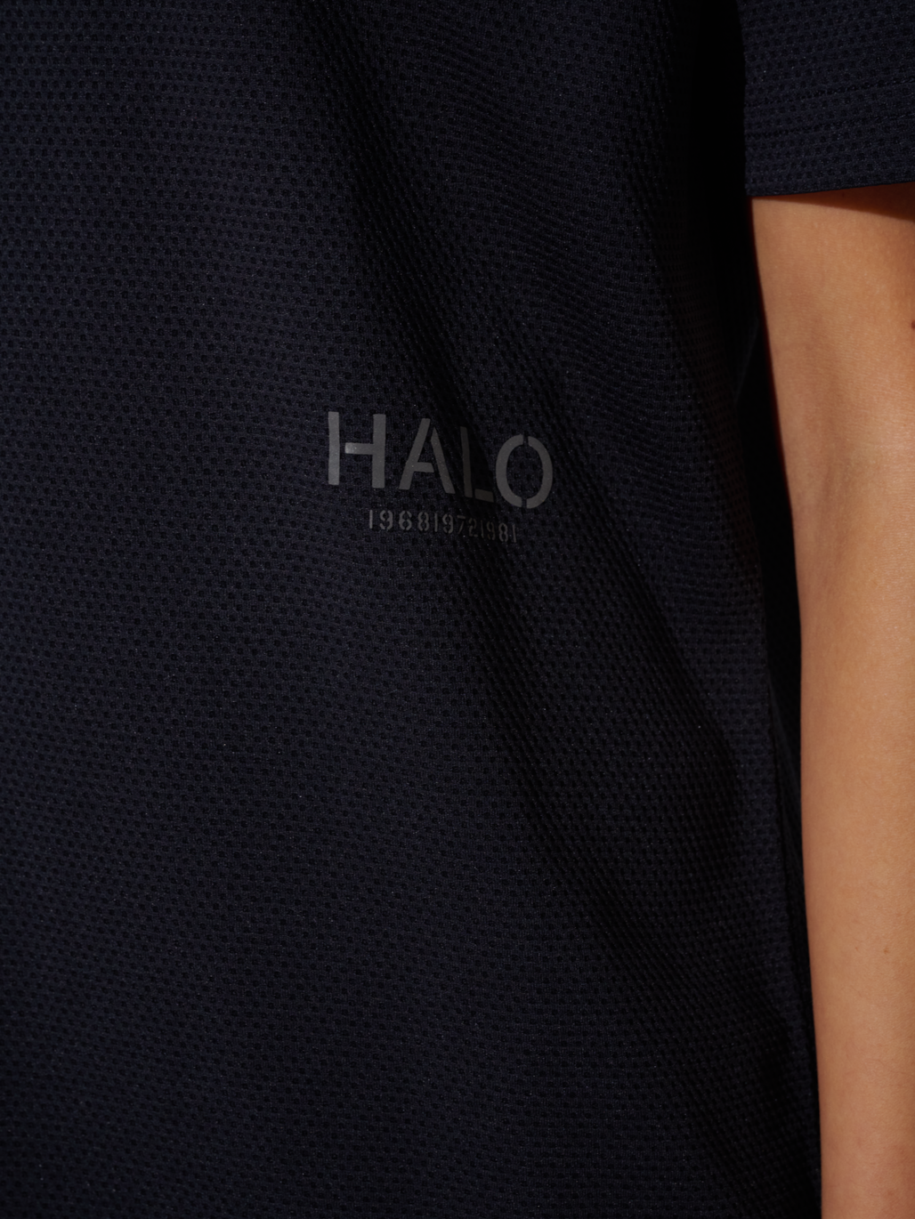 HALO SORONA T-SHIRT, DEEP WELL, model