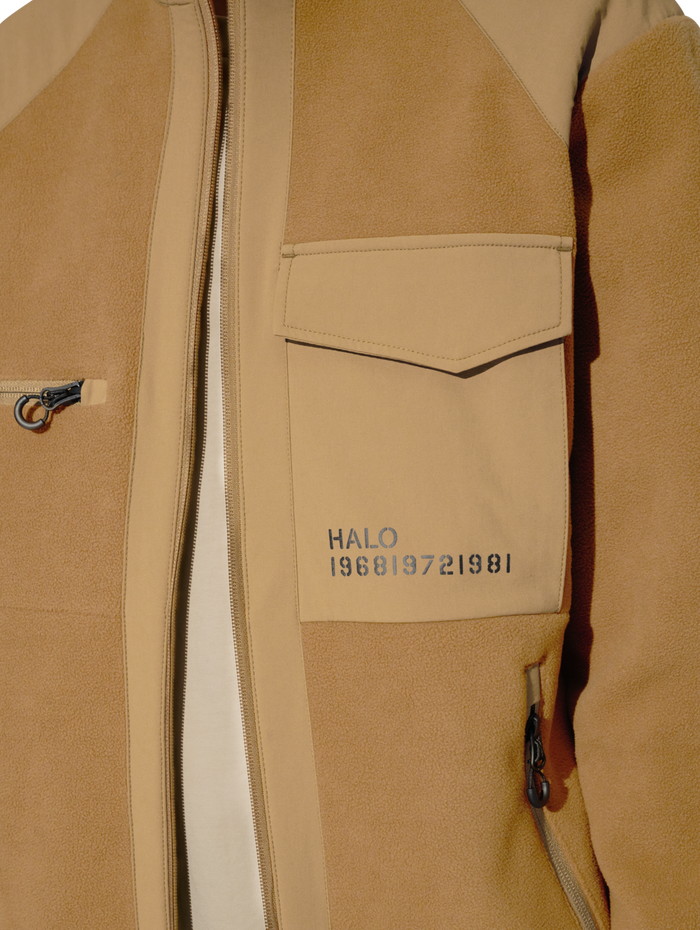 HALO PANELED FLEECE JACKET, KANGAROO, model