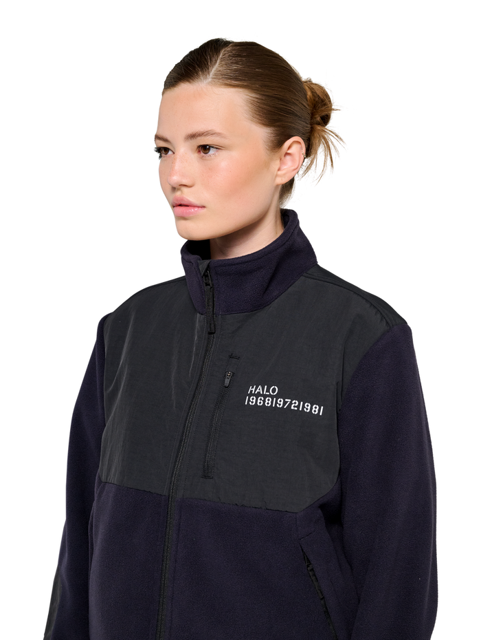 HALO BLOCKED ZIP FLEECE, DEEP WELL, model