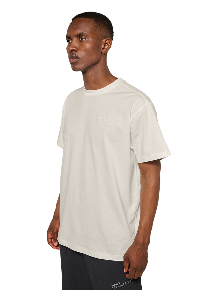 HALO LOGO T-SHIRT, MARSHMALLOW, model