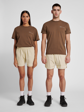 HALO SHORTS, PALE KHAKI, model