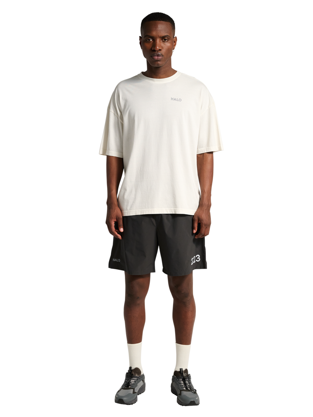 HALO DIVISION LOOSE SHORTS, RAVEN, model