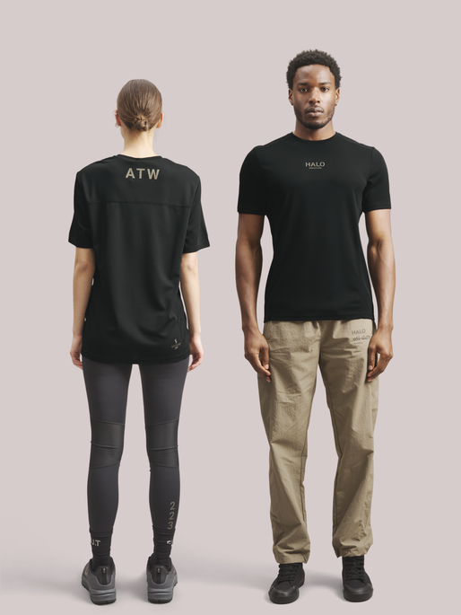 HALO SORONA TRAINING T-SHIRT, BLACK, model