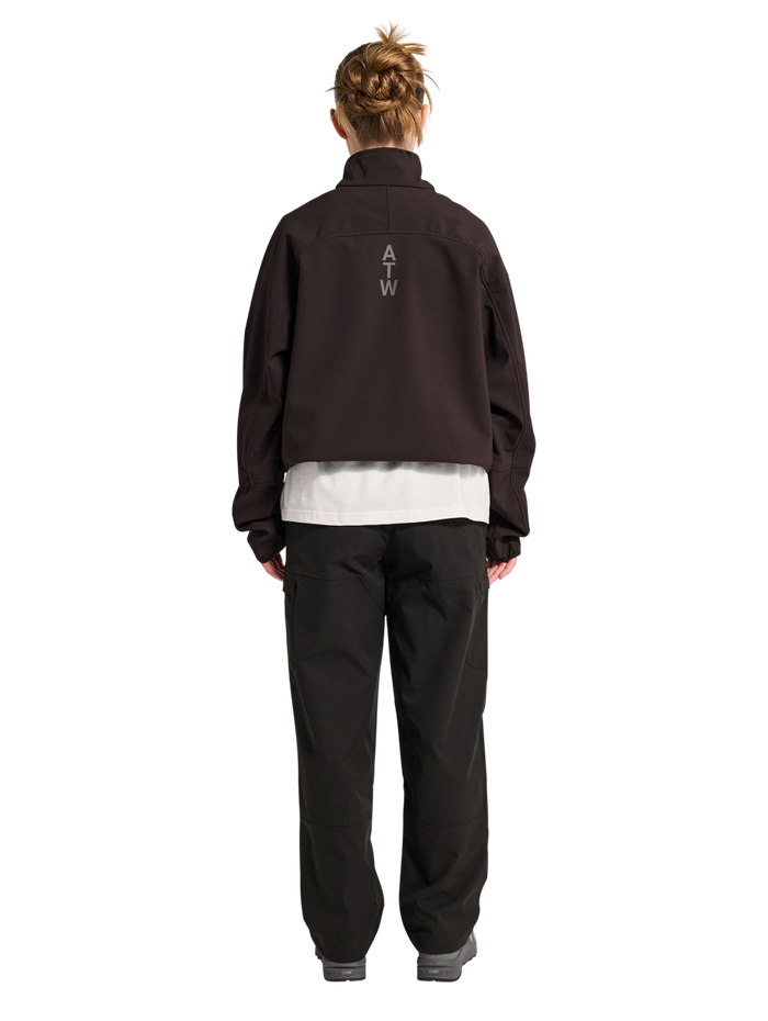 HALO ELITE SOFTSHELL HALF ZIP, CHOCOLATE TORTE, model