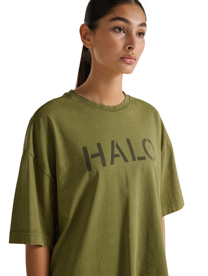 HALO UNIFORM BOXY T-SHIRT, OLIVE DRAB, model