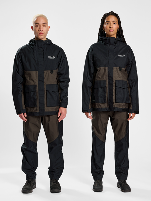 HALO BLOCKED SHELL JACKET, BLACK, model