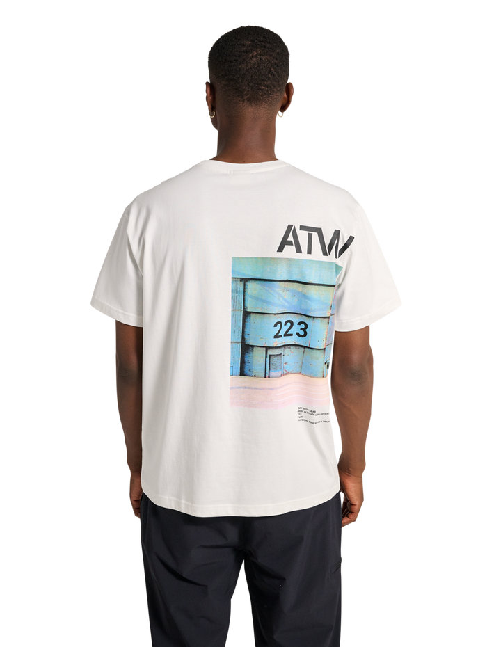 HALO GRAPHIC T-SHIRT, MARSHMALLOW, model