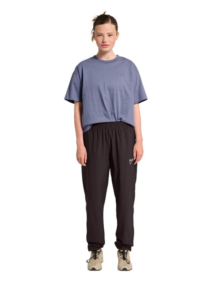 HALO TECH PANTS, CHOCOLATE TORTE, model