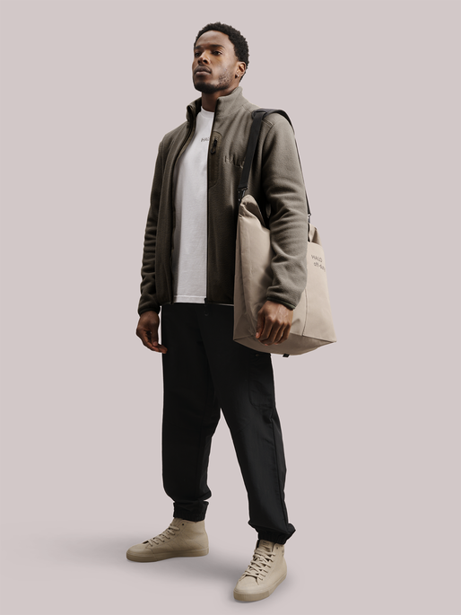 HALO TEDDY FLEECE JACKET, MOREL, model