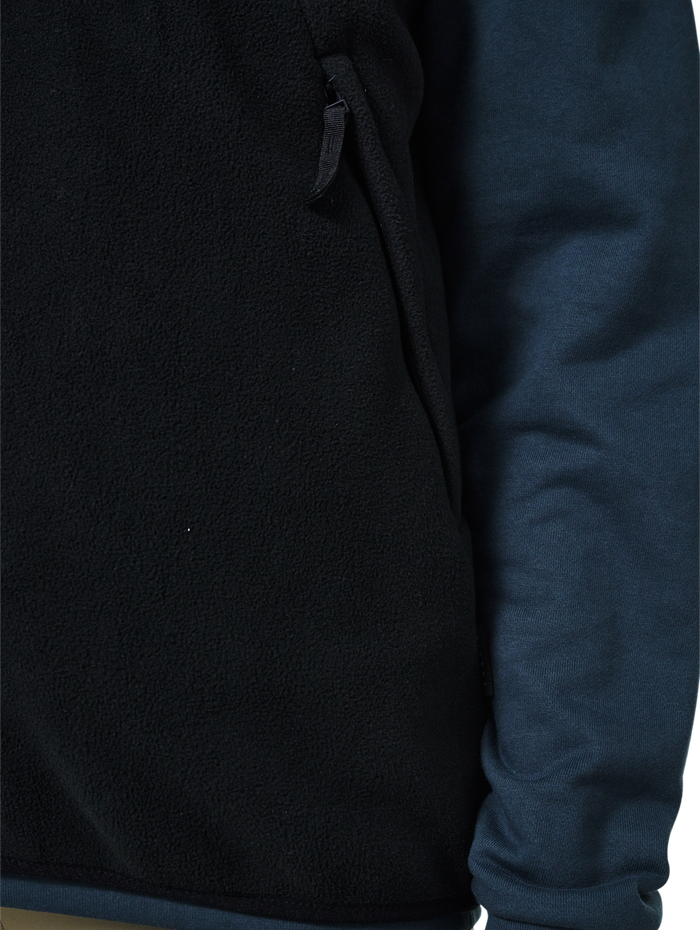 HALO BLOCKED FLEECE VEST, BLACK, model