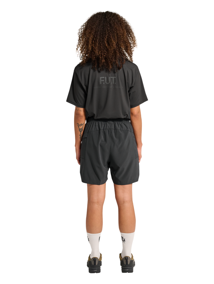 HALO SCOUT SHORTS, ASPHALT, model