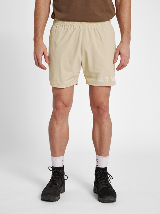 HALO SHORTS, PALE KHAKI, model