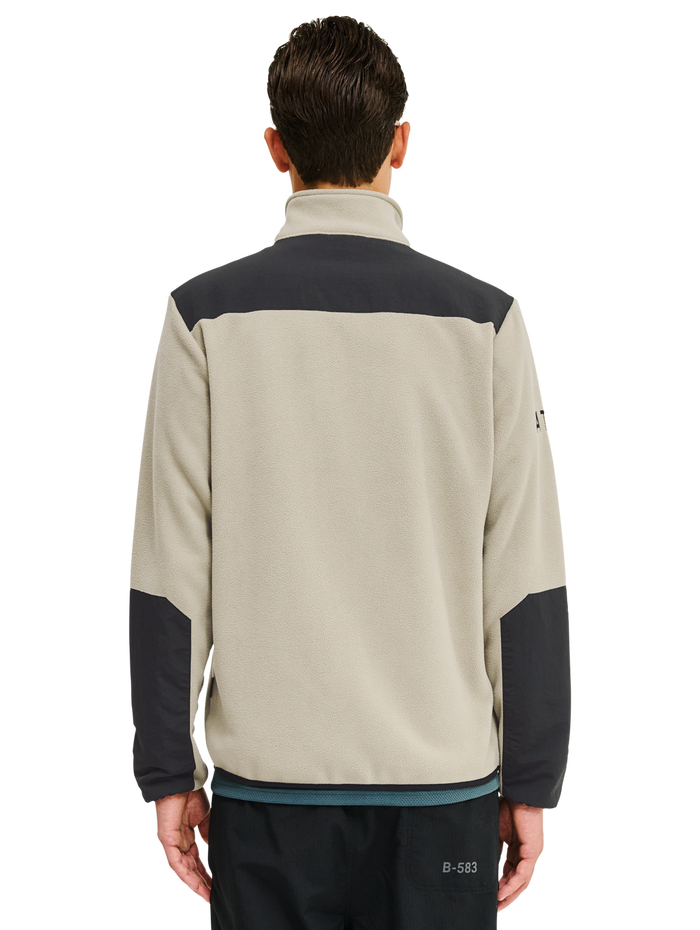 HALO BLOCKED ZIP FLEECE, SENECA ROCK, model