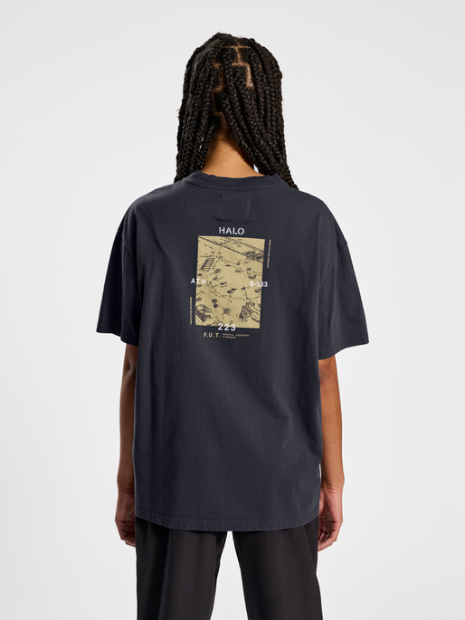 HALO HEAVY GRAPHIC TEE, EBONY, model