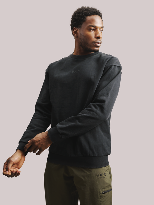 HALO GRAPHIC CREW, BLACK, model